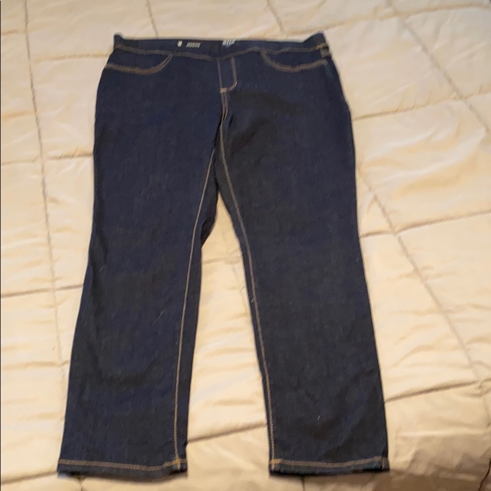 Jegging pull on